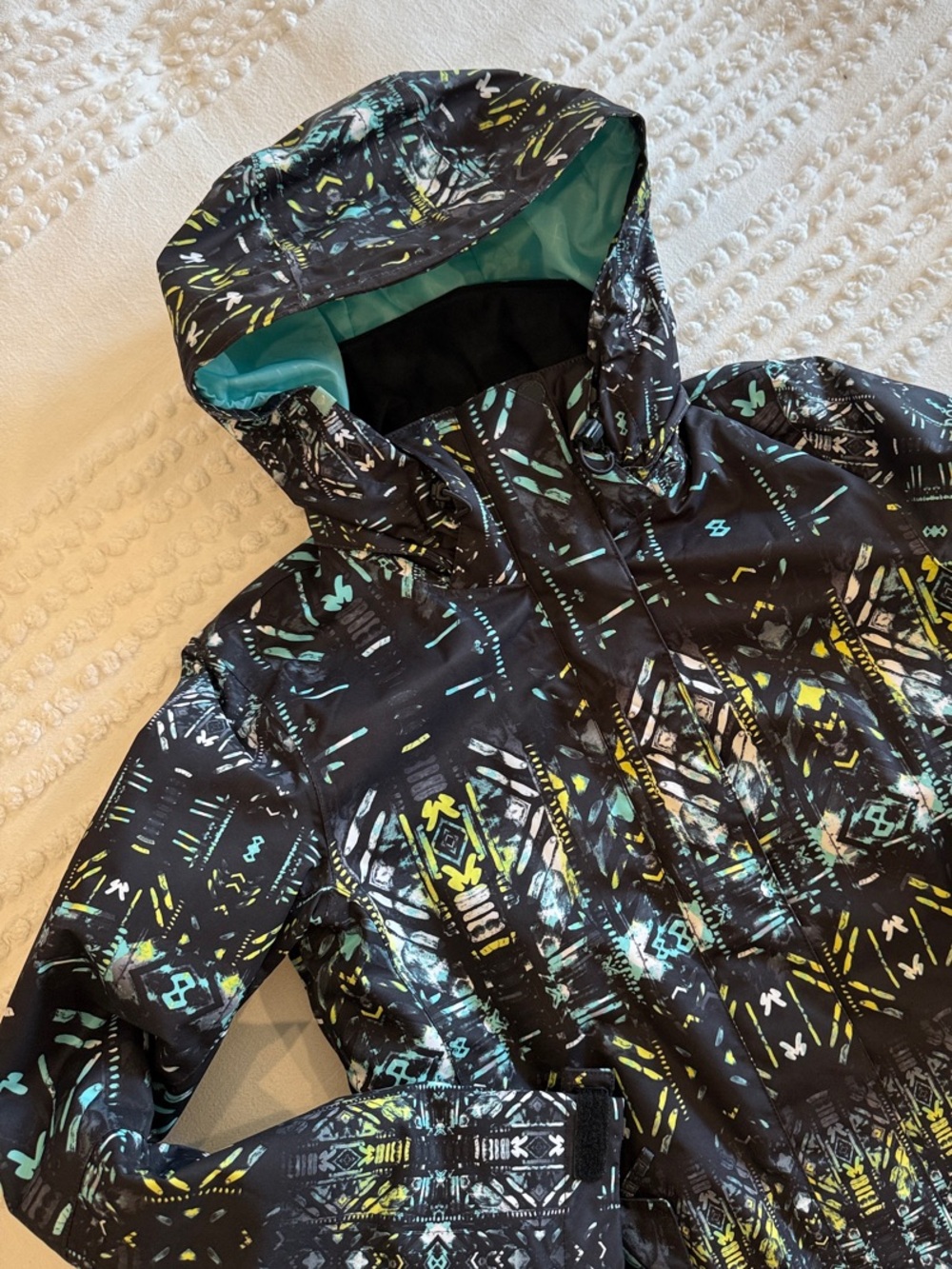 Women’s Roxy Jetty Ski Jacket with Teal & Yellow Patterned Accents